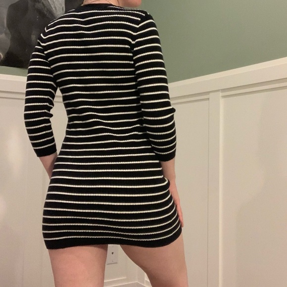 FOREVER 21 Striped dress🌟 - Picture 2 of 5